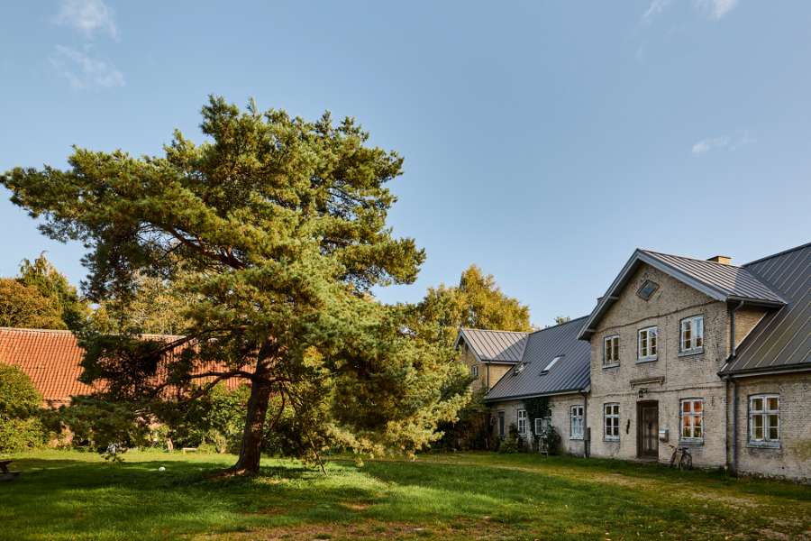 Fart over feltet på istandsat Faxe-herregård med nyt ståltag, Feddet 27, 4640 Faxe